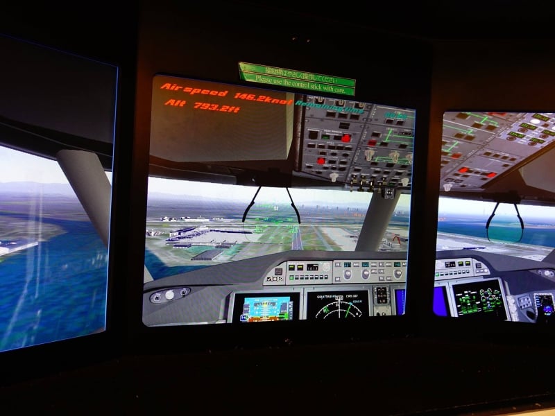 flight simulator things to do haneda airport