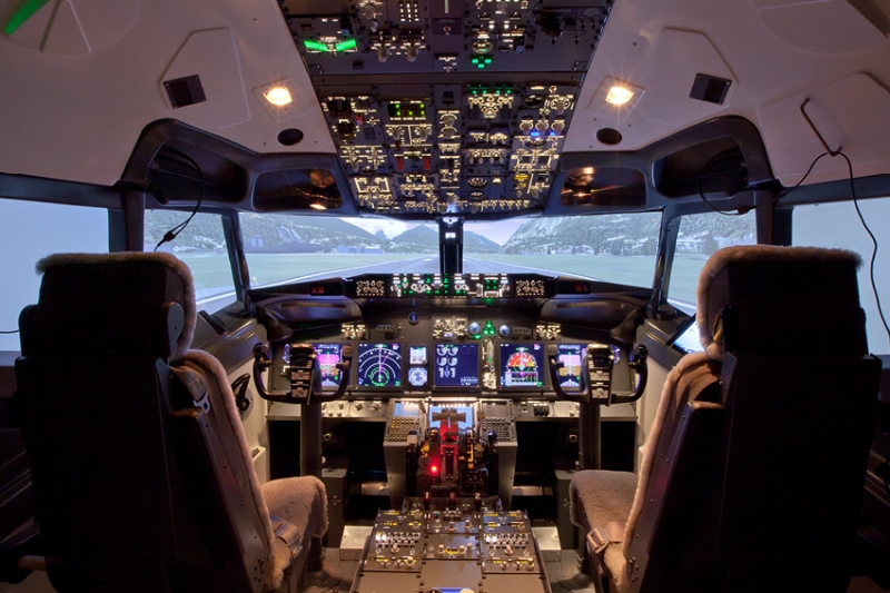 flight simulator cockpit