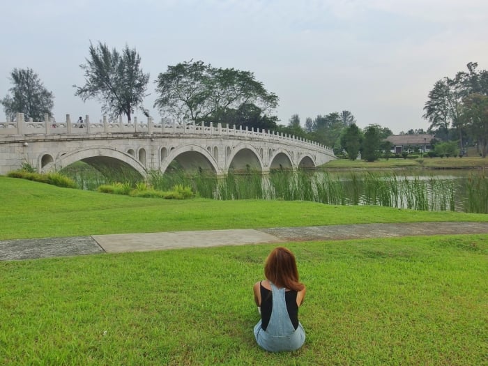 Cầu Bai Hong Qiao ở Chinese và Japanese Gardens