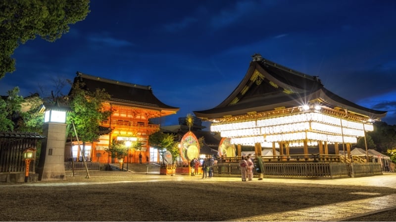 yasaka shrine, kyoto, japan