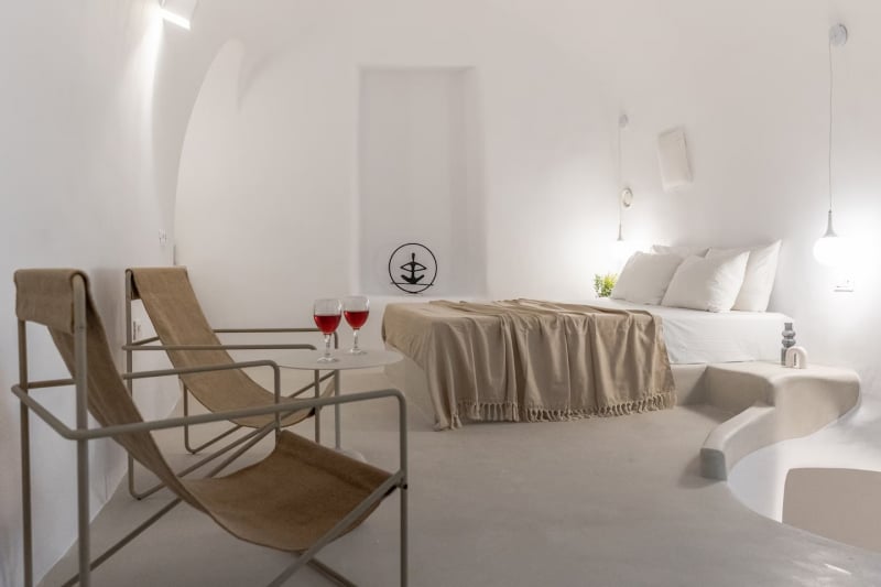 Cave Airbnb Oia Santorini 