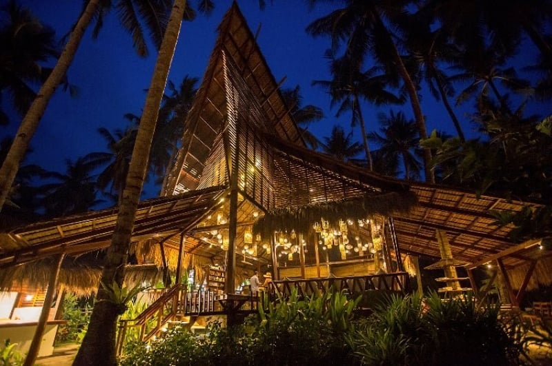 restaurants in siargao: harana surf