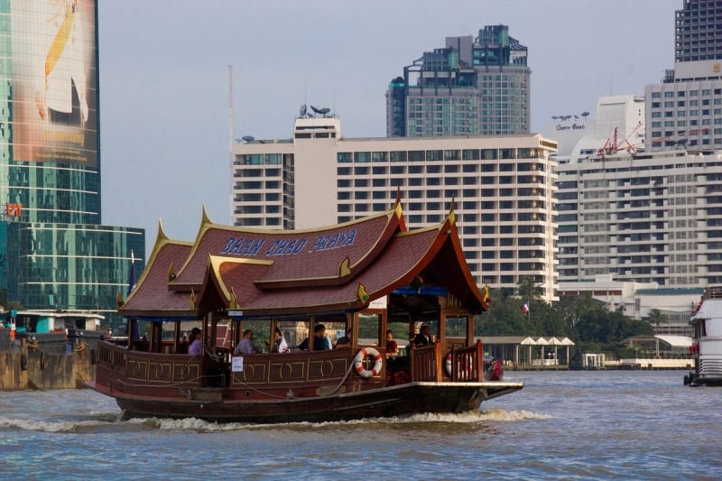Cruise along the Chao Phraya River