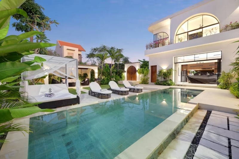 Airbnb Bali with private pools