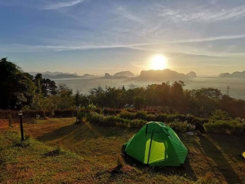 khach san gia re o Phuket - Phu Yhork Dao & The Adventure Cowboy