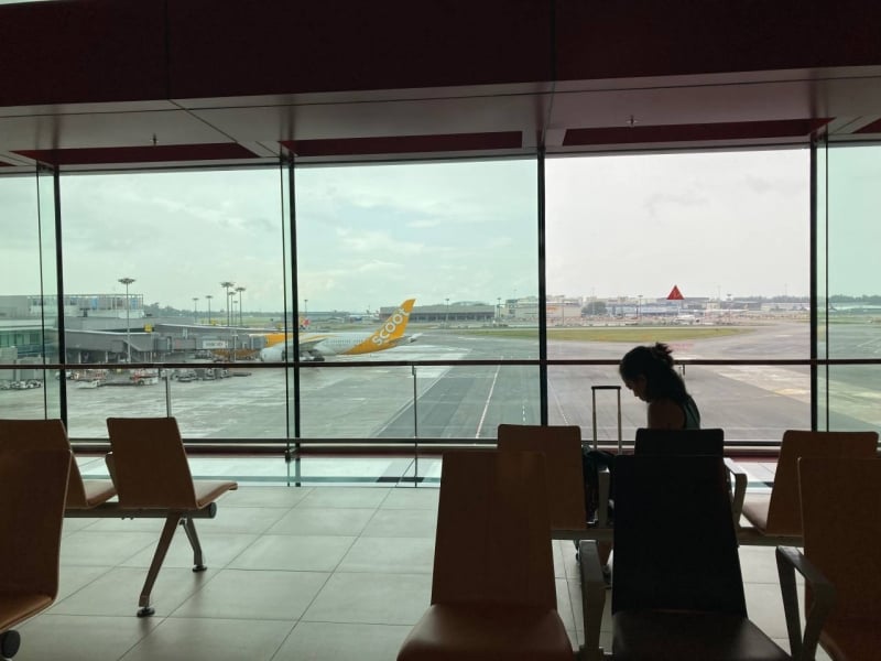 24 hours changi airport viewing gallery