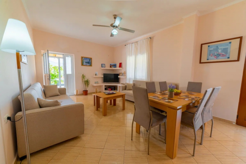 homely Airbnbs in Ksamil