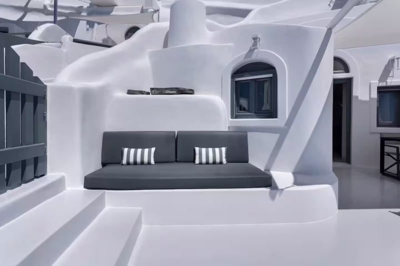 Cave Airbnb Oia Santorini 