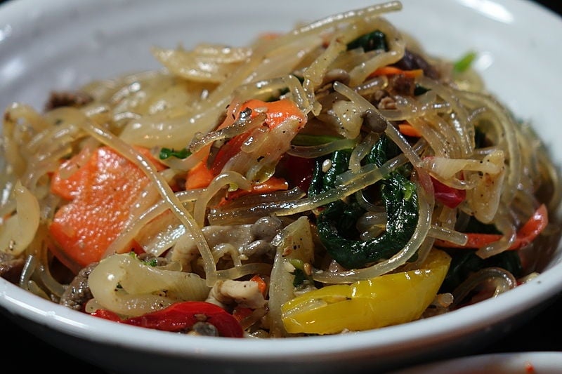 Món ăn Hàn Quốc: Miến khoai lang japchae