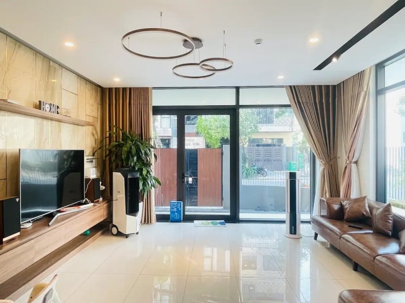 da nang airbnb with studio lights living room 