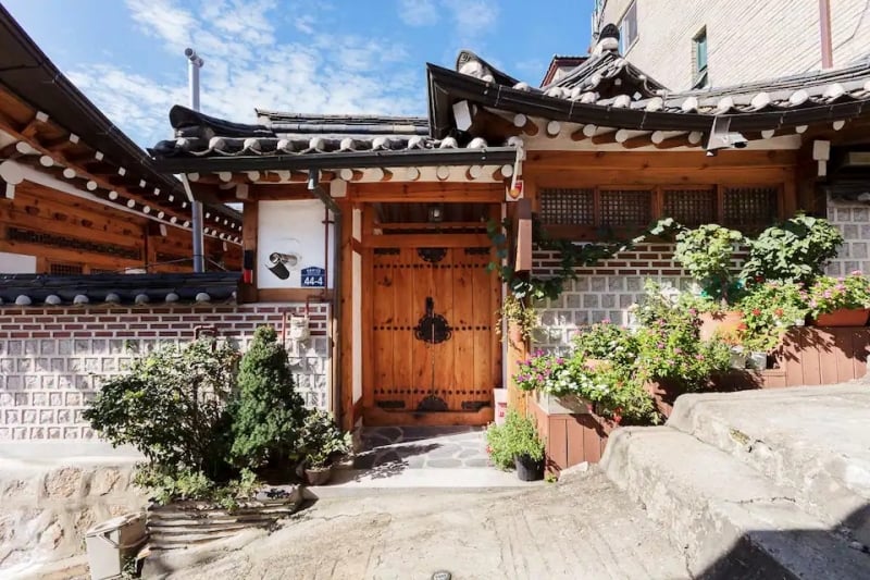 airbnbs in bukchon