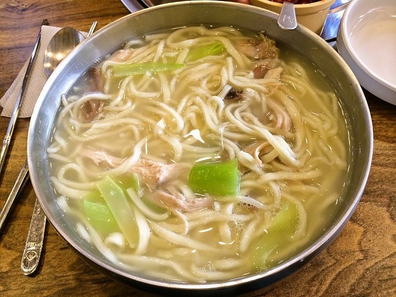 Mỳ trứng kalguksu