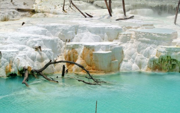 Kawah Putih Tinggi Raja