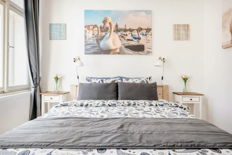airbnbs in prague bed