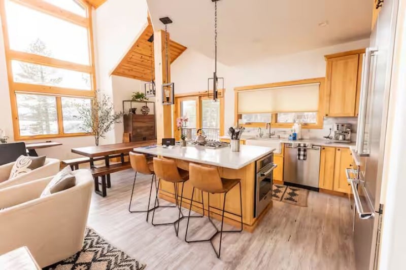 pet friendly Airbnbs in Lake Tahoe