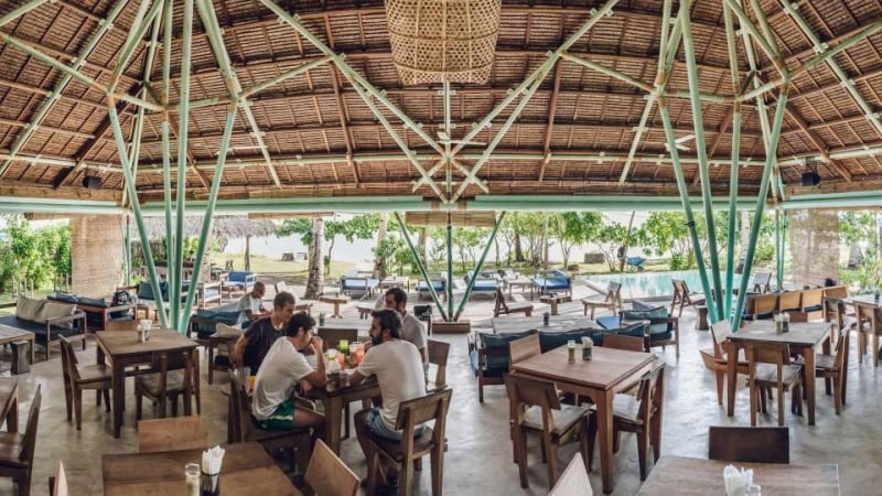 restaurants in siargao: bravo resort 