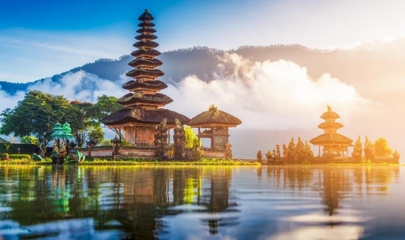 Temples in Southeast Asia: Ulun Danu Bratan Temple