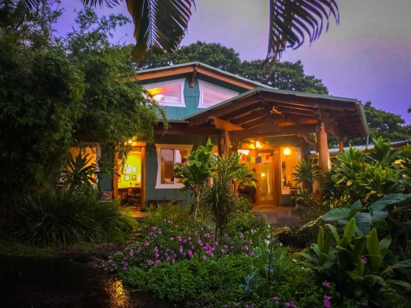 farm retreat airbnb in hawaii