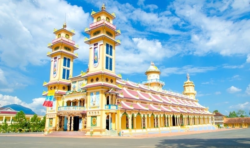 Temples in Southeast Asia: Cao Dai Temple