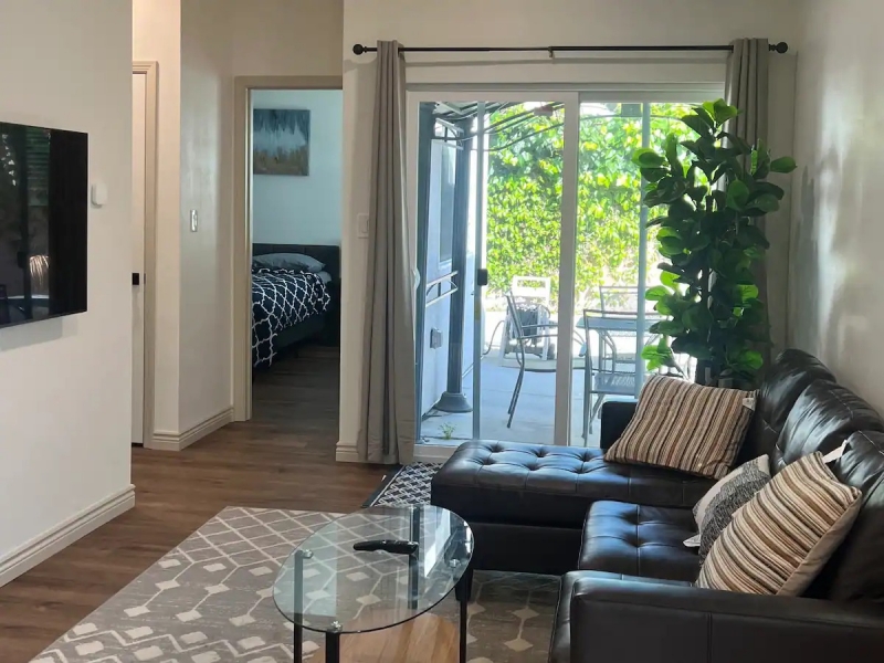 Airbnbs near Disneyland