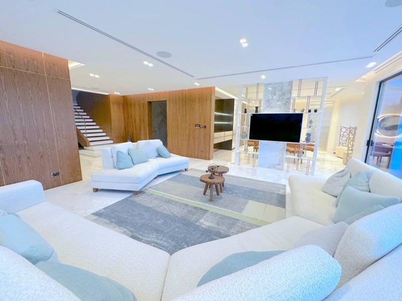 Airbnb in Palm Jumeirah 