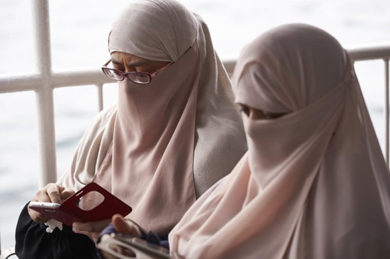 Hijab vs Niqab vs Burqa: What's The Difference? - HalalZilla