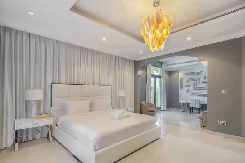 Airbnb in Palm Jumeirah 
