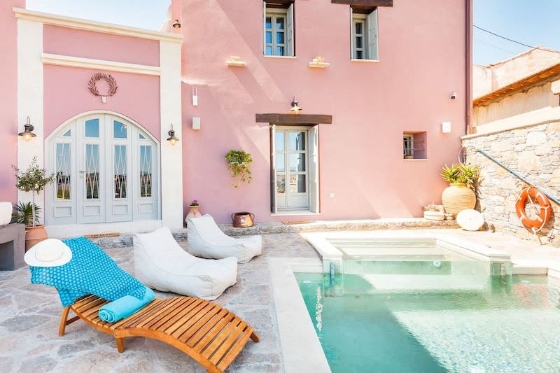 Top 17 Fantastic Airbnbs in Greece for Your Dream Getaway