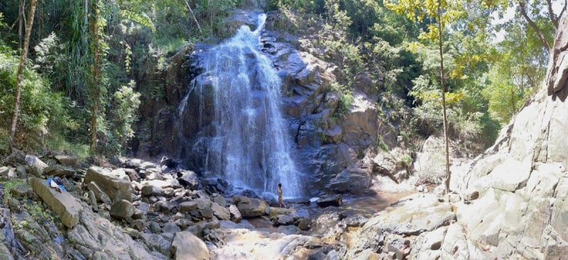 travel El Nido waterfalls