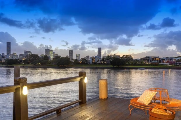 brilliant river view outside Airbnb in Brisbane