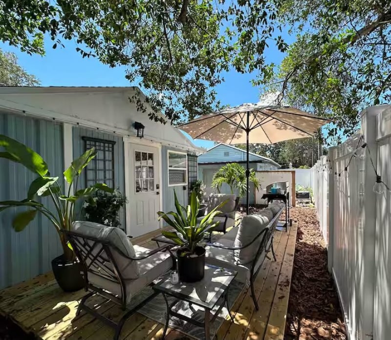 stylish cottage Airbnb stays in Clearwater Beach