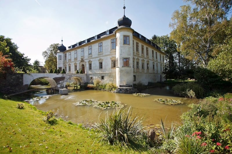 Airbnb Castle: Château Třebešice in Czech Republic