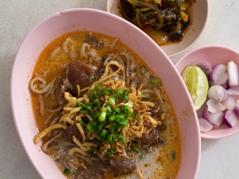 khao soi fueng fah halal food chiang mai
