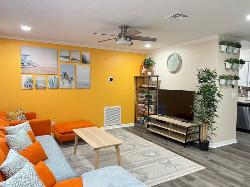 cheerfully Airbnb stays in Clearwater Beach