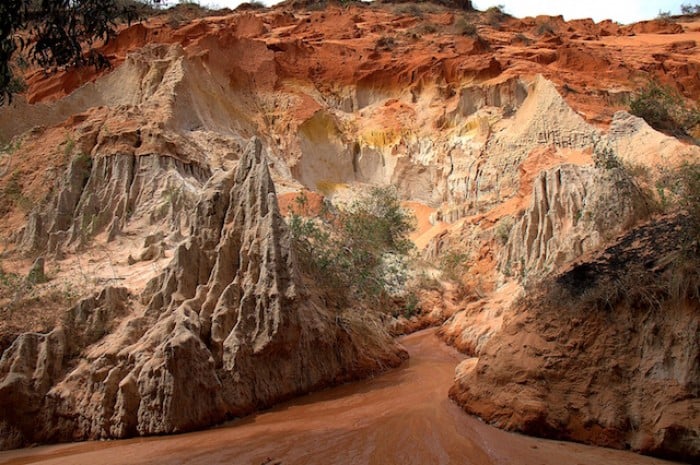 mui ne red sand dunes fairy stream