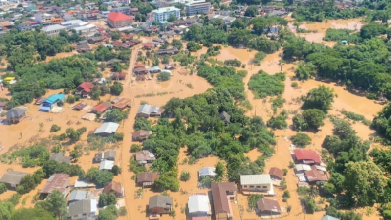 flash floods in thailand 