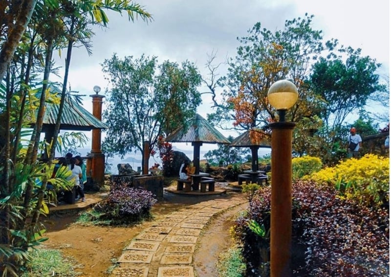 Tagaytay spots: People's Park in the Sky