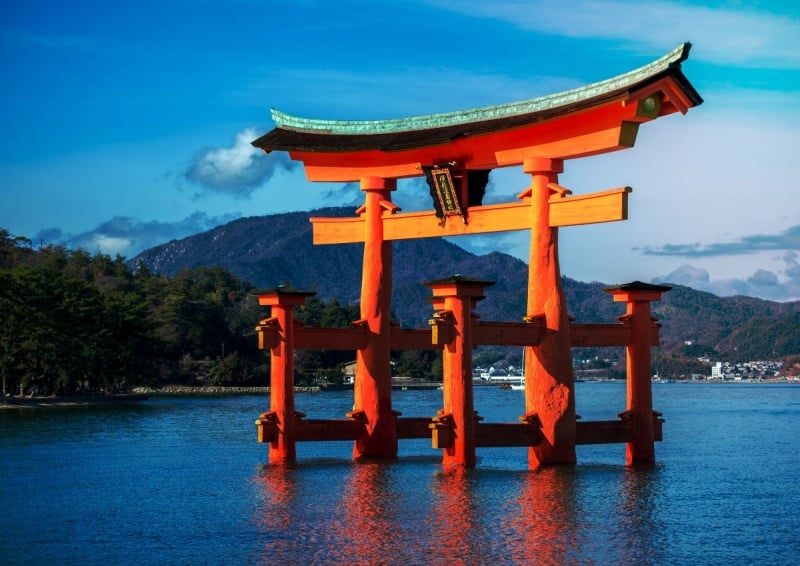 torii gate hiroshima free japan tour singaporeans