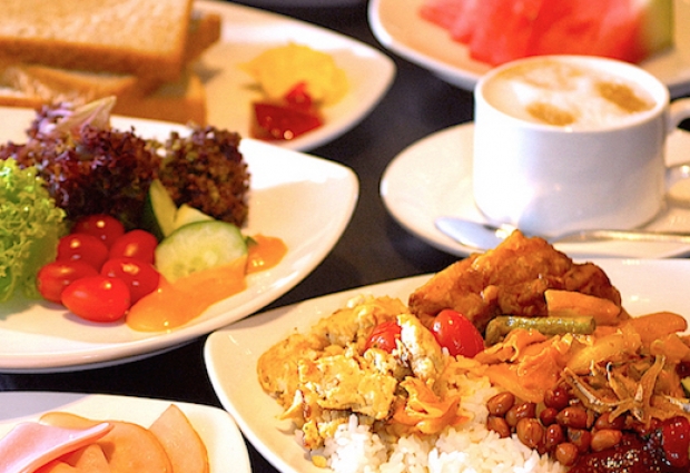 Enjoy Buffet Breakfast on your Stay in Hotel Yan Singapore