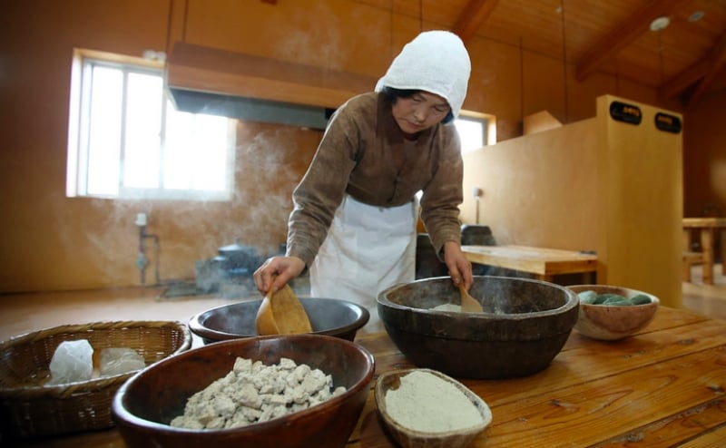 Experiencing Jeju Folk Village is one of the things to do in jeju