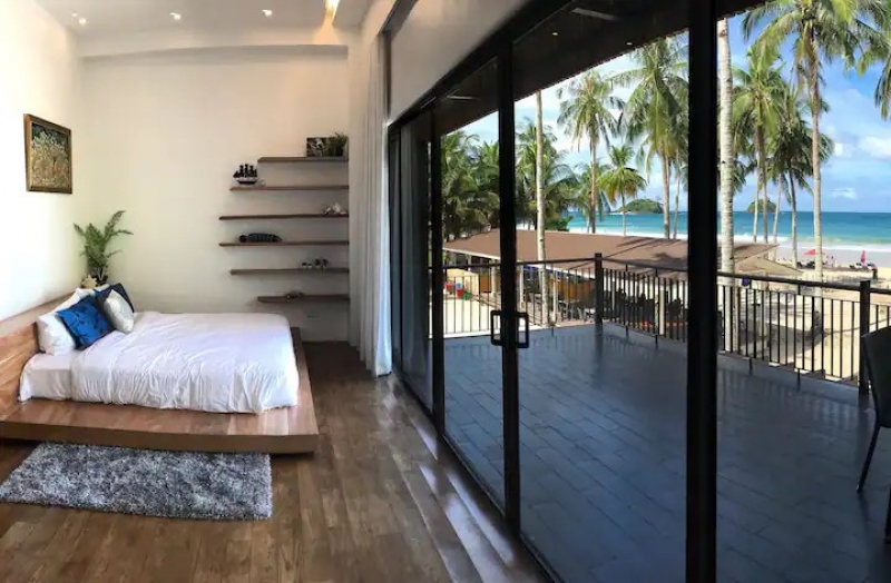 bedroom overlooking nacpan beach
