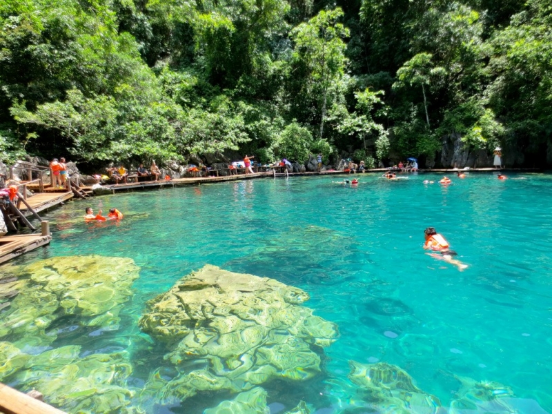 Kayangan Lake