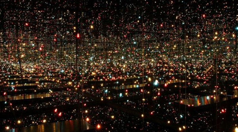 infinity mirror room: Fireflies on Water