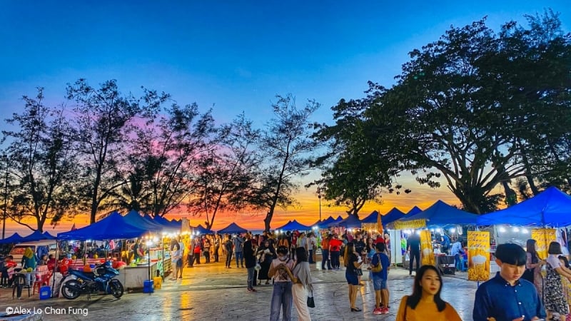 tanjung aru beach food stalls