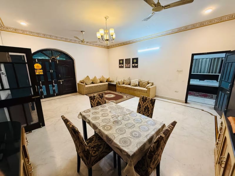 Airbnb Udaipur near lakes