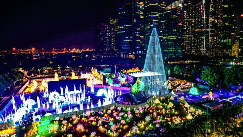 light installations in marina bay singapore