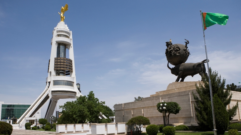 monuments in ashgabat, turkmenistan