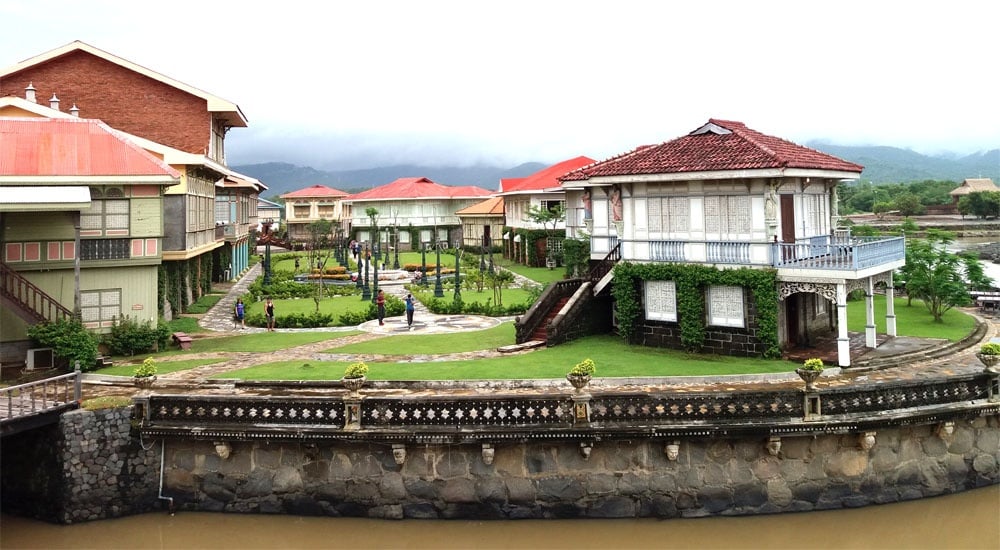 las casas filipinas de acuzar