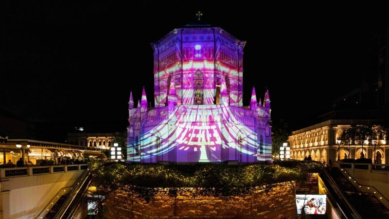 light projections at the chijmes christmas rendezvous event