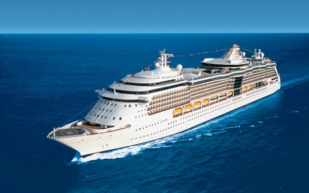 Roadshow at Raffles City | Enjoy SGD10 on your Cabin Upgrade on Royal Caribbean Cruise with HSBC